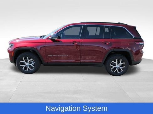 Used 2024 Jeep Grand Cherokee Limited AWD/4WD image 2