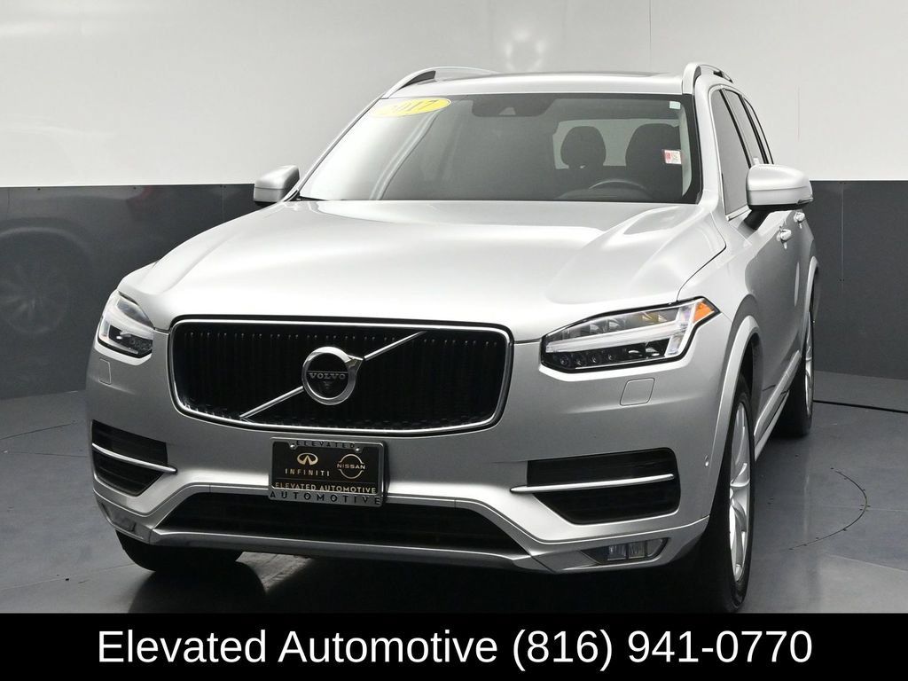 Used 2017 Volvo XC90 T6 Momentum w/ Vision Package AWD/4WD image 3