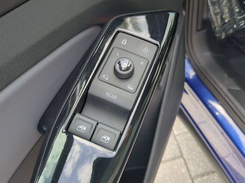 Certified 2022 Volkswagen ID.4 Pro S RWD image 19