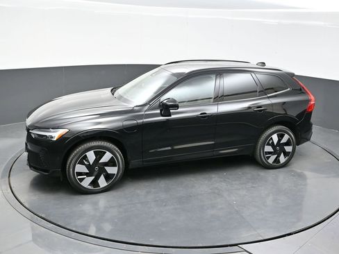 Used 2023 Volvo XC60 T8 Ultimate w/ Climate Package image 34