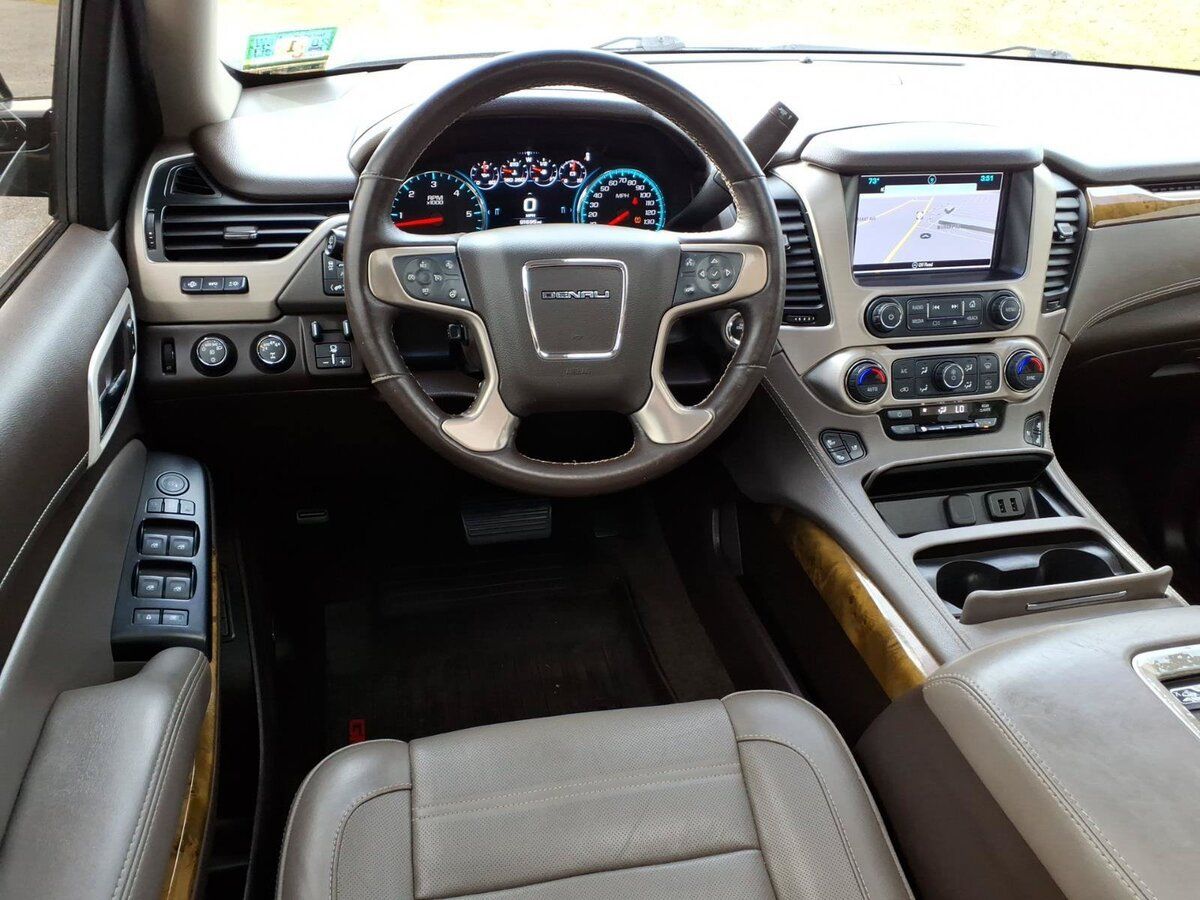 Used 2017 GMC Yukon Denali w/ Open Road Package AWD/4WD image 11