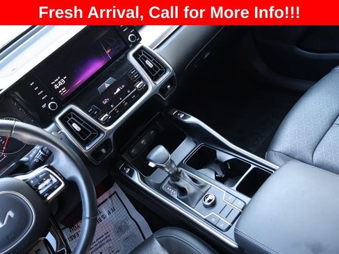 Used 2022 Kia Sorento S FWD image 19
