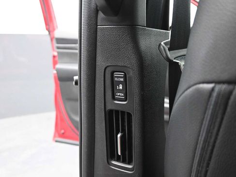 Used 2025 Honda Odyssey Sport-L image 31