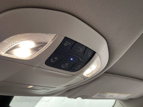 Used 2023 Chrysler Pacifica Touring-L FWD image 25