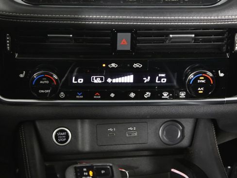 Certified 2021 Nissan Rogue Platinum AWD/4WD image 23