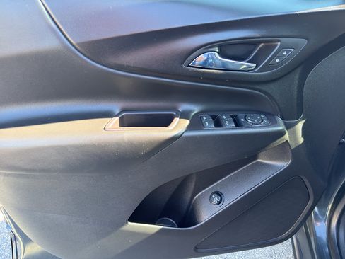 Used 2020 Chevrolet Equinox LT AWD/4WD image 13