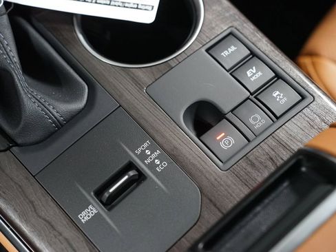 New 2026 Toyota Highlander Platinum image 23