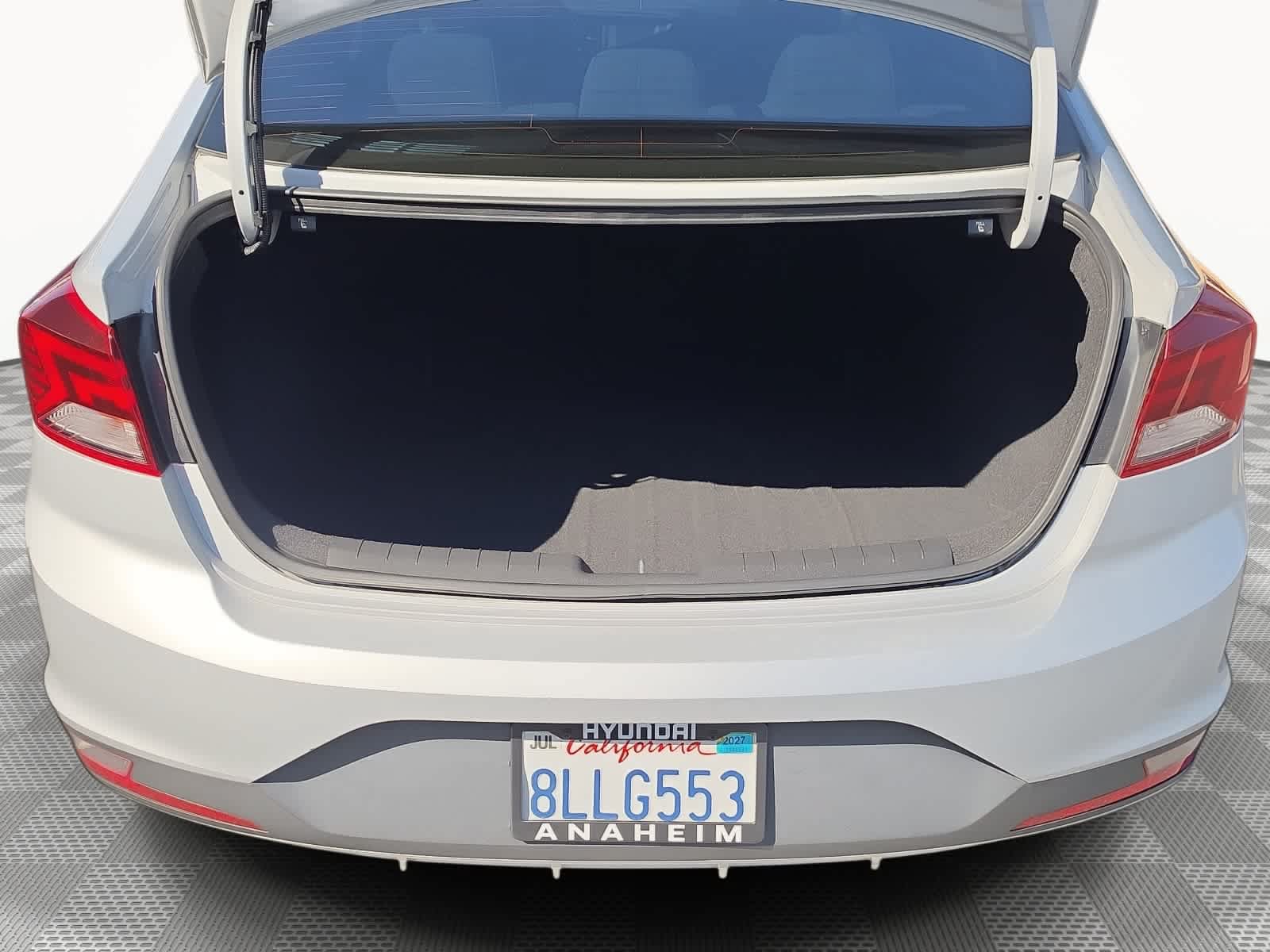 Used 2019 Hyundai Elantra SE FWD image 13