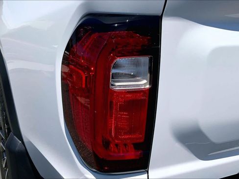 Used 2023 GMC Canyon Denali AWD/4WD image 28