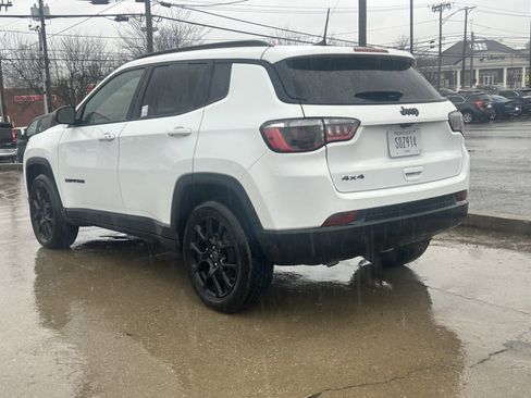 Used 2025 Jeep Compass Latitude w/ Altitude Special Edition image 8