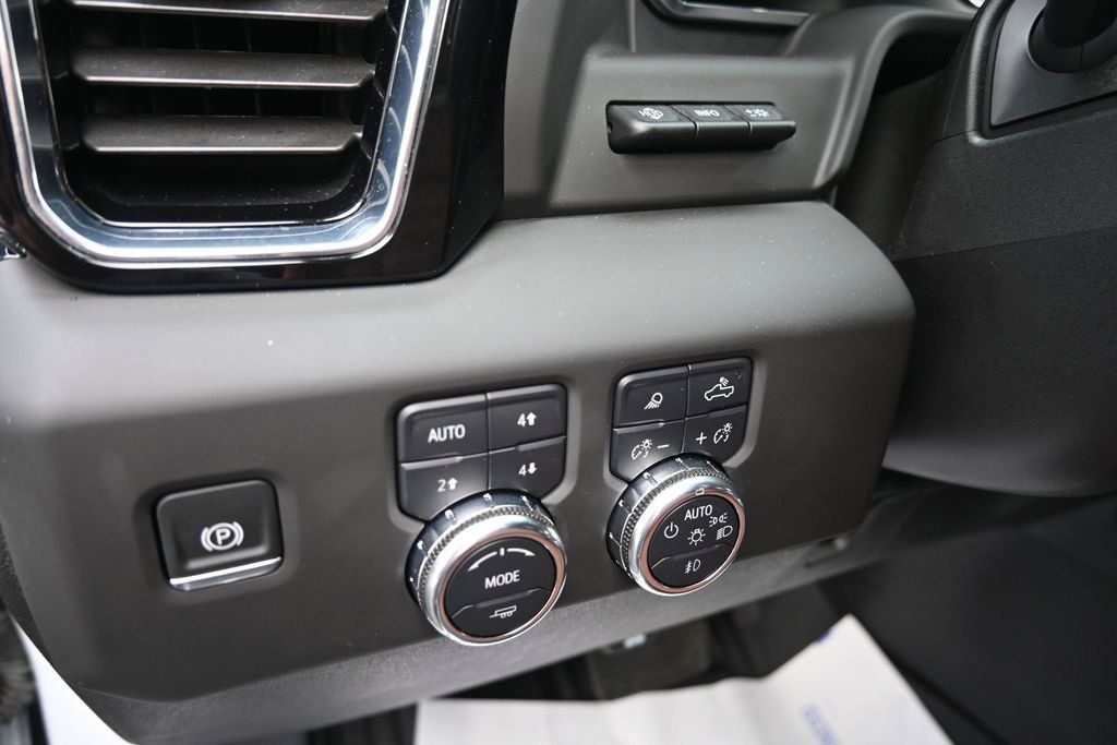 Used 2025 GMC Sierra 3500 Denali Ultimate AWD/4WD image 26