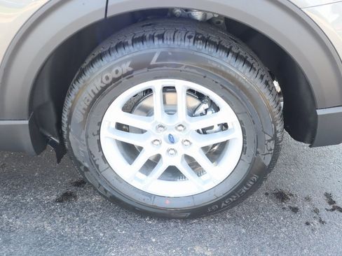 New 2025 Ford Explorer Active image 20