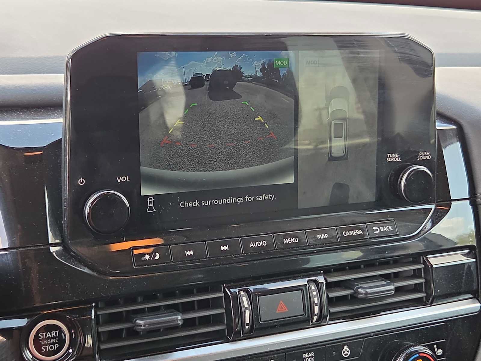 Used 2024 Nissan Pathfinder Platinum FWD image 25
