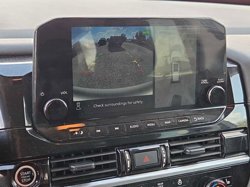 Used 2024 Nissan Pathfinder Platinum FWD image 25
