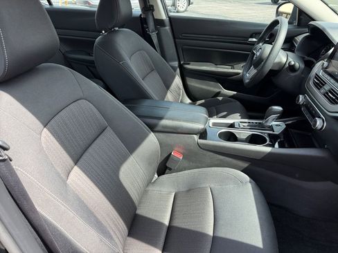 Used 2024 Nissan Altima 2.5 SV image 18