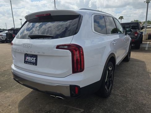 Used 2025 Kia Telluride S FWD image 5