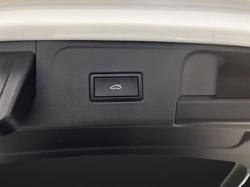 Used 2019 Volkswagen Atlas SE w/ Panoramic Sunroof Package image 15