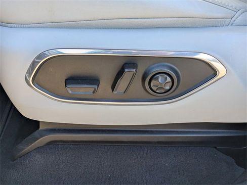 Used 2024 Jeep Wagoneer L Series II w/ Flexible Seating Group image 14