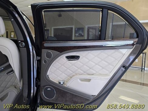 Used 2013 Bentley Mulsanne RWD image 21