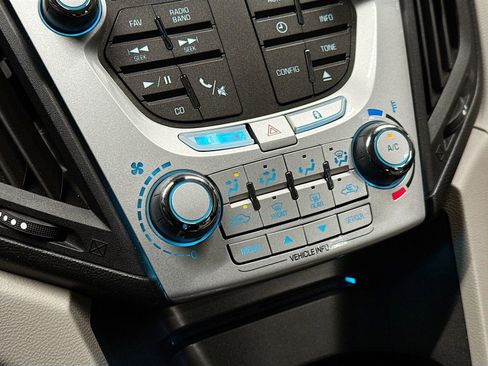 Used 2014 Chevrolet Equinox LS image 17