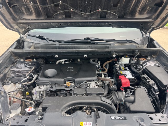 Used 2019 Toyota RAV4 LE w/ All Weather Liner Package AWD/4WD image 14