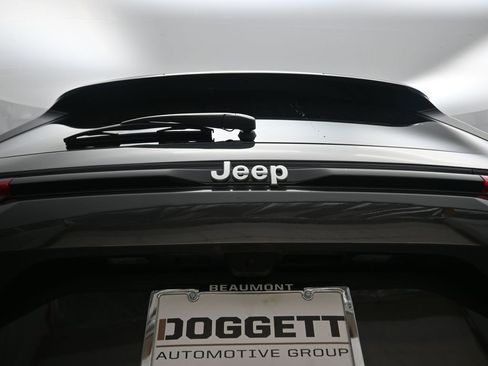 New 2025 Jeep Grand Cherokee Laredo w/ Luxury Tech Group I image 16