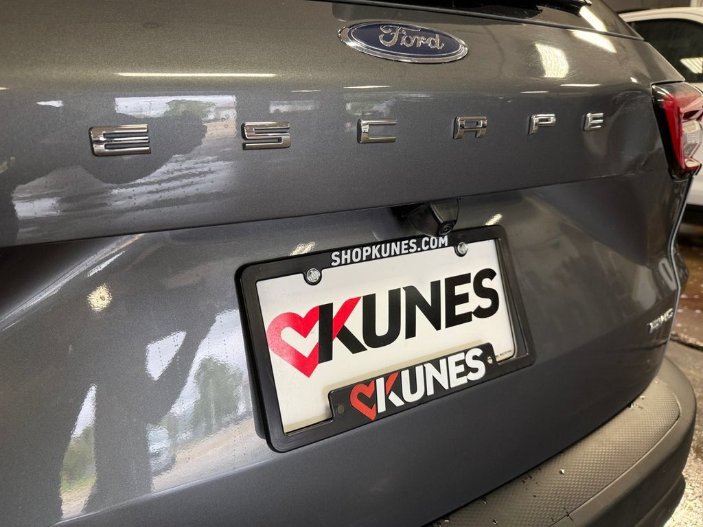 Used 2025 Ford Escape ST-Line Select AWD/4WD image 16
