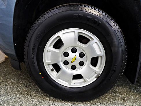 Used 2012 Chevrolet Avalanche LT image 18