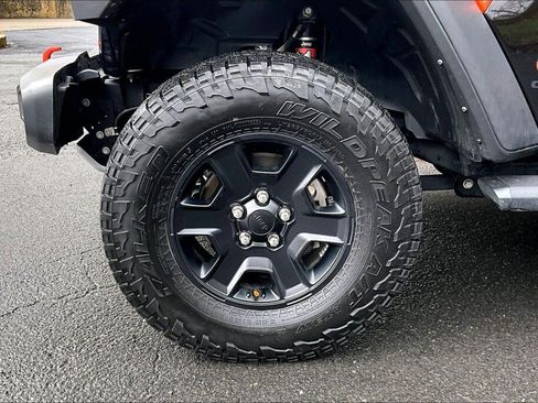 Used 2022 Jeep Gladiator Mojave w/ LED Lighting Group image 16