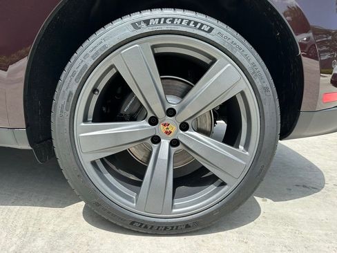 Certified 2025 Porsche Macan Turbo image 36