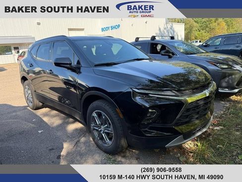 Used 2023 Chevrolet Blazer LT w/ Convenience Package AWD/4WD image 2