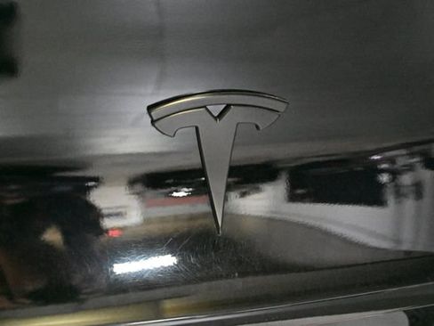 Used 2022 Tesla Model Y Long Range AWD/4WD image 10