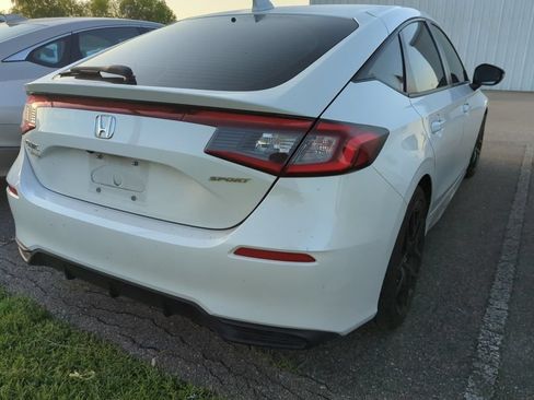 Used 2025 Honda Civic Sport image 3