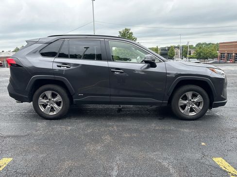 Used 2025 Toyota RAV4 XLE AWD/4WD image 16