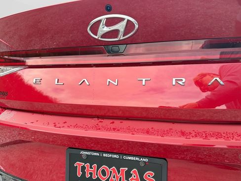 Certified 2023 Hyundai Elantra Limited image 38
