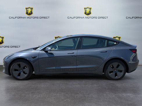 Used 2023 Tesla Model 3 Standard Range RWD image 2