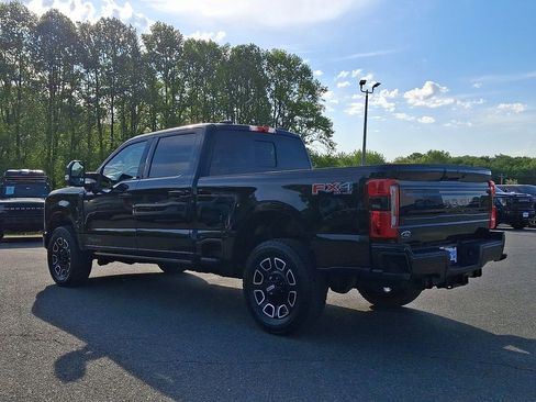 Used 2025 Ford F250 Platinum w/ FX4 Off-Road Package AWD/4WD image 4