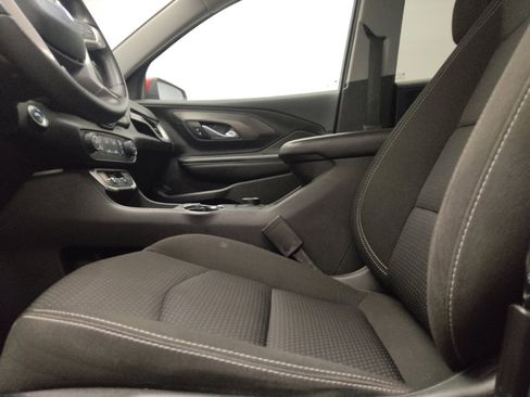 Used 2024 GMC Terrain SLE w/ LPO, Floor Liner Package FWD image 17