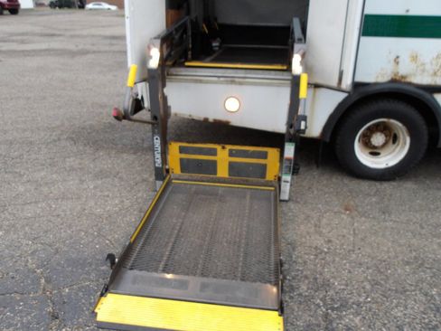 Used 2008 Ford E-450 and Econoline 450 image 4