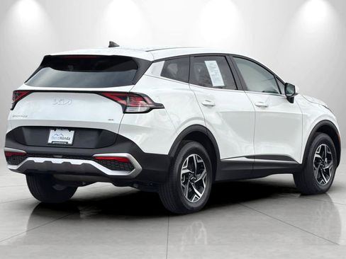 Used 2023 Kia Sportage LX image 2
