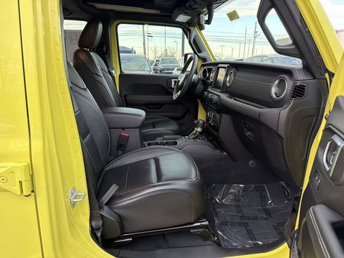 Used 2023 Jeep Wrangler Unlimited Sahara w/ Cold Weather Group image 16