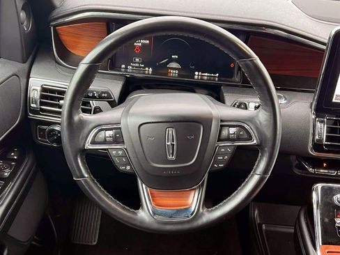 Used 2020 Lincoln Navigator L Reserve w/ Equipment Group 201A Reserve AWD/4WD image 16