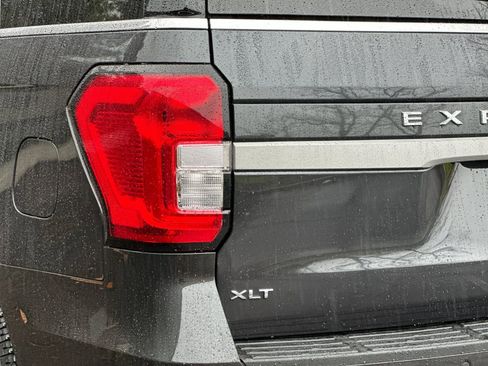 Used 2024 Ford Expedition XLT image 37