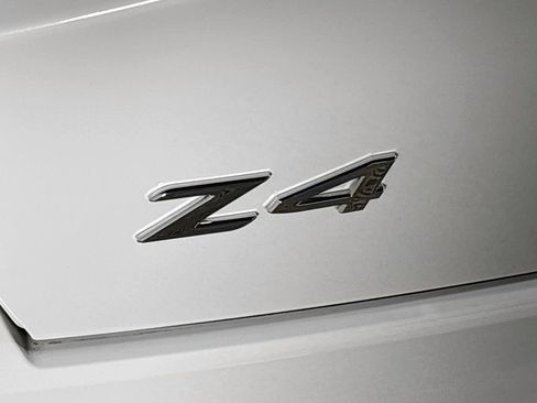 Used 2005 BMW Z4 2.5i RWD image 21
