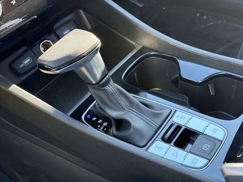 Used 2023 Hyundai Tucson SE image 22