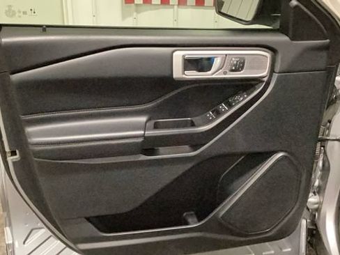 Used 2020 Ford Explorer Limited AWD/4WD image 9