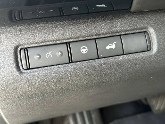 Certified 2025 Nissan Pathfinder SV AWD/4WD image 35