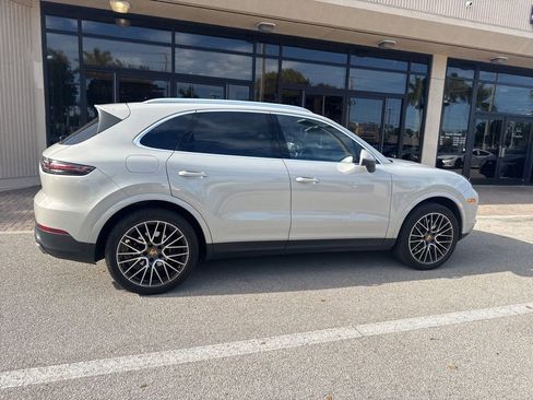 Used 2021 Porsche Cayenne image 5