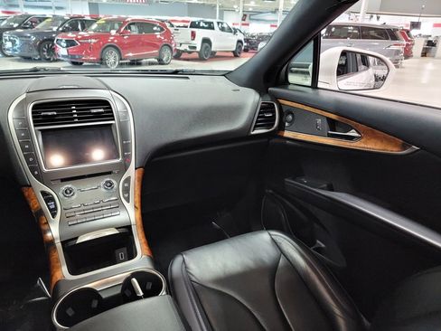 Used 2020 Lincoln Nautilus Reserve image 19