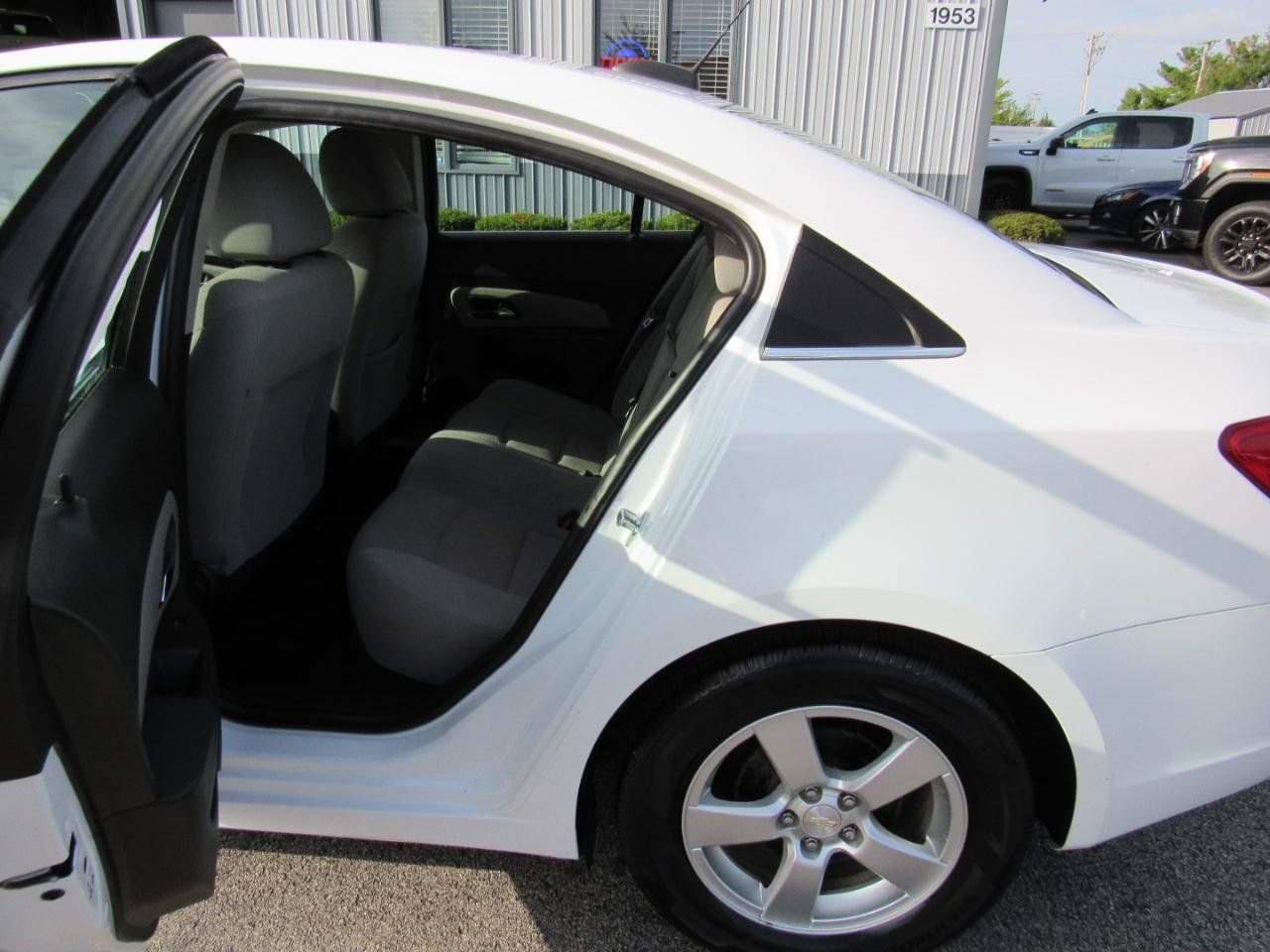 Used 2016 Chevrolet Cruze LT FWD image 34